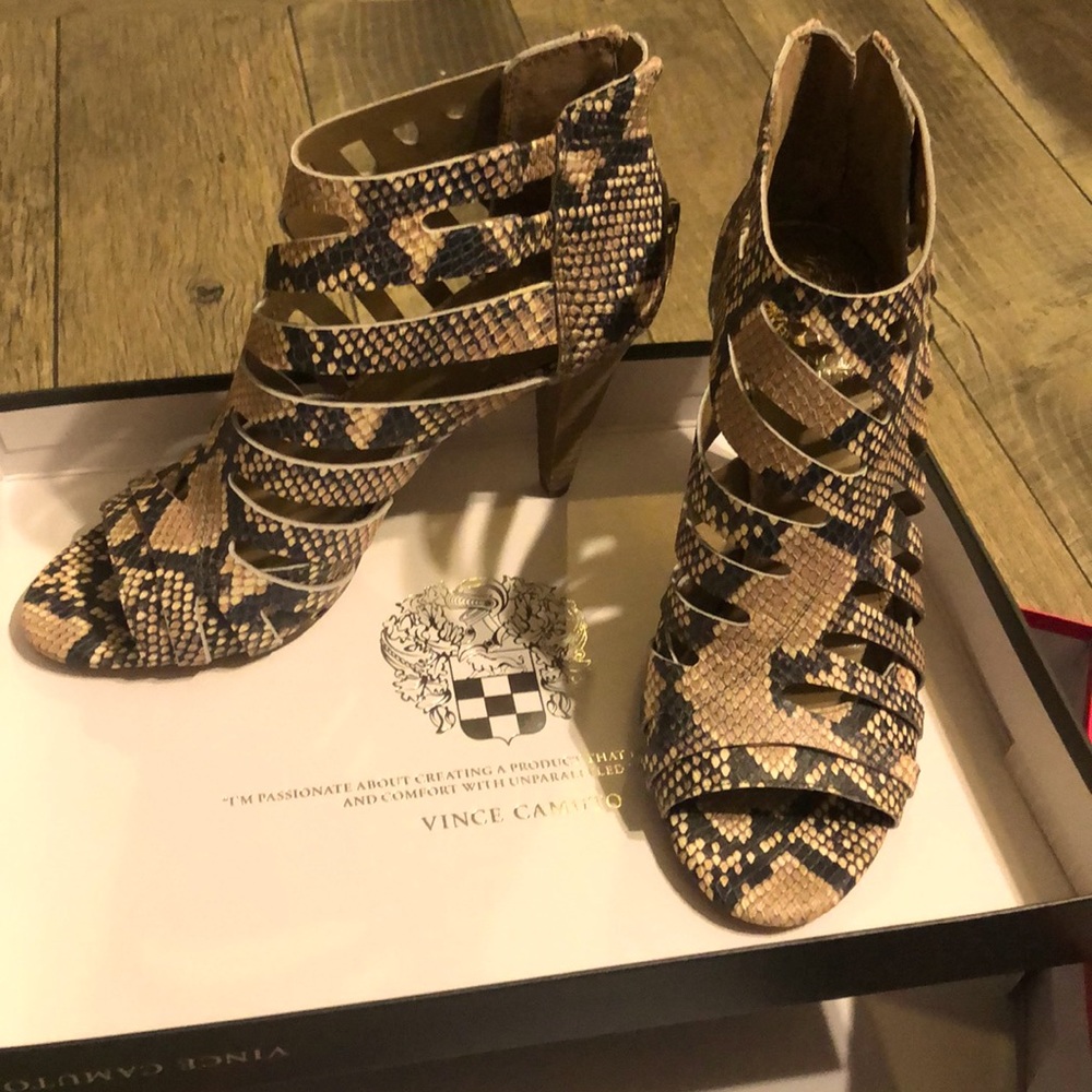 Vince Camuto heals size 7 1/2